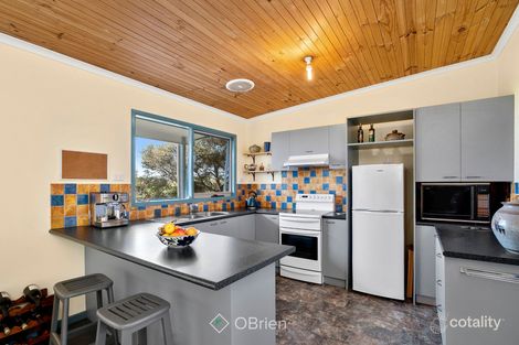 Property photo of 10 Alex Drive St Andrews Beach VIC 3941