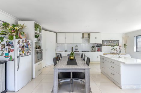 Property photo of 2/42 Harry Street Cranbourne VIC 3977