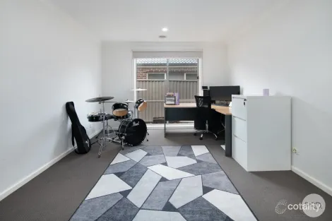 Property photo of 24 Gemstone Road Winter Valley VIC 3358