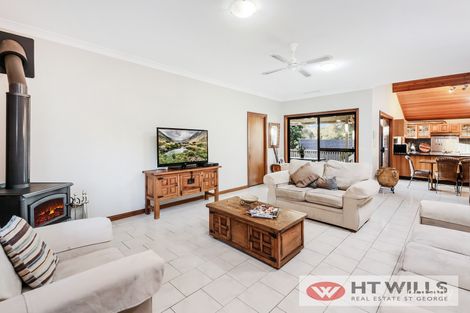 Property photo of 2 Hamelin Place Illawong NSW 2234