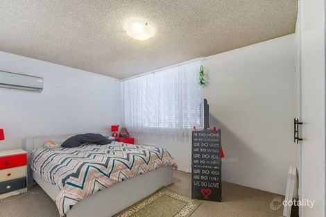 Property photo of 1/28 Fourth Avenue Sandgate QLD 4017