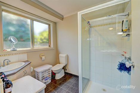 Property photo of 5 Ellsworth Close Sebastopol VIC 3356