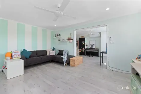 Property photo of 8 Arrakune Crescent Kallangur QLD 4503