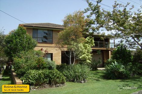 Property photo of 4 Wentworth Avenue South West Rocks NSW 2431