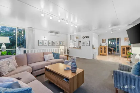 Property photo of 48 Marianne Way Doncaster VIC 3108