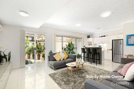 Property photo of 1/159 Clarence Road Indooroopilly QLD 4068