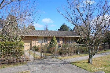 74 Blaxland Rd, Wentworth Falls, NSW 2782