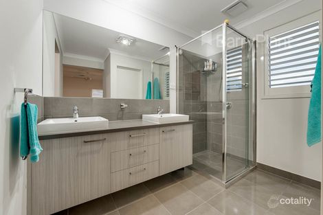 Property photo of 2 Grattan Way Pakenham VIC 3810