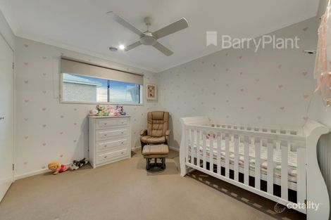 Property photo of 2 Grattan Way Pakenham VIC 3810