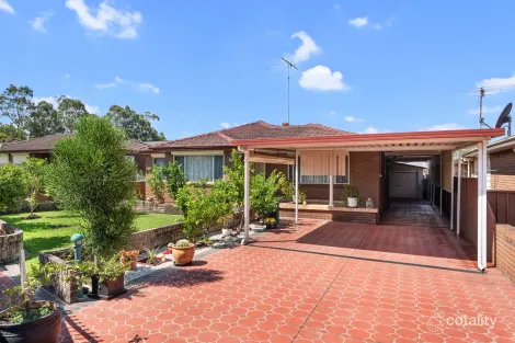 6 Denbern St, Bossley Park, NSW 2176