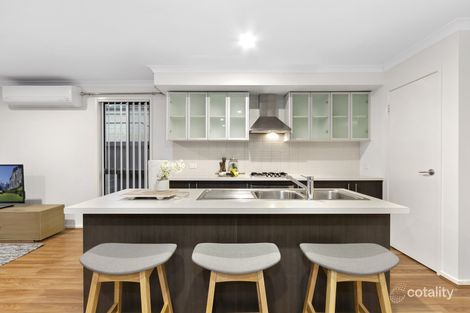 Property photo of 28 Quarters Boulevard Cranbourne West VIC 3977