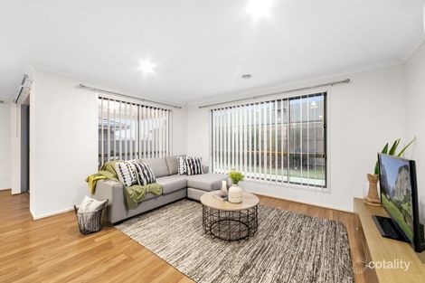 Property photo of 28 Quarters Boulevard Cranbourne West VIC 3977