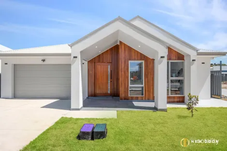 19 MOWENBAH CRES, GOOGONG, NSW 2620