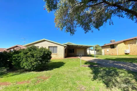 5 Bowditch Cres, Parkes, NSW 2870