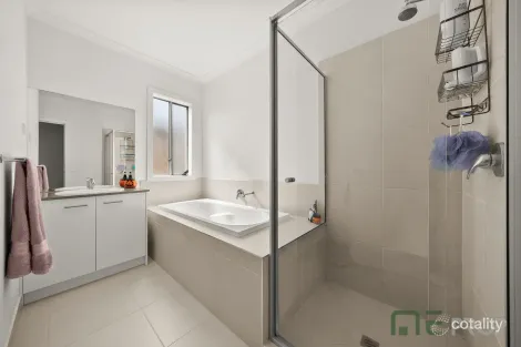 Property photo of 21 Boilersmith Street Donnybrook VIC 3064