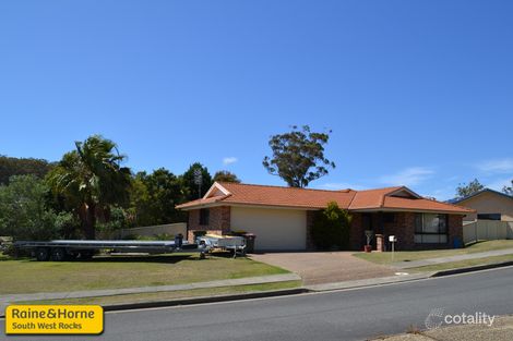 1 Steve Eagleton Dr, South West Rocks, NSW 2431