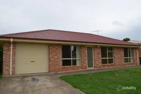26 Pineview Cct, Young, NSW 2594