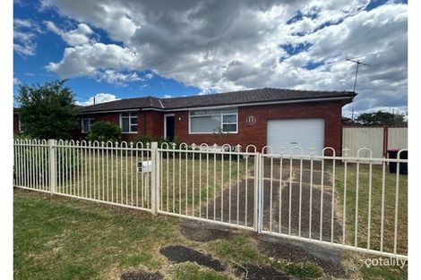 11 Calabro Ave, Lurnea, NSW 2170