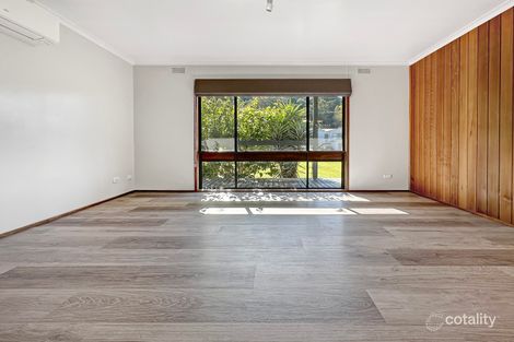 Property photo of 30 Robin Street Lakes Entrance VIC 3909