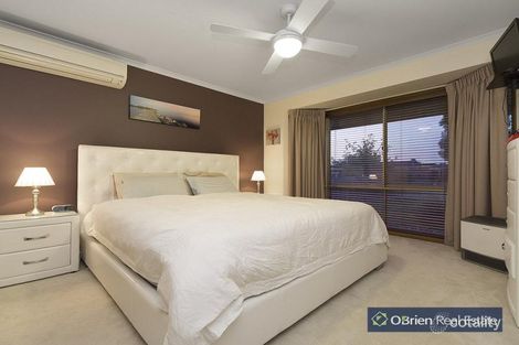 Property photo of 18 Kilfera Court Narre Warren VIC 3805