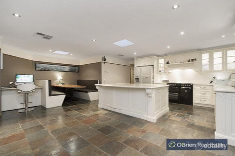 Property photo of 18 Kilfera Court Narre Warren VIC 3805