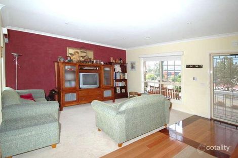 Property photo of 18 Carlton Court Taylors Hill VIC 3037