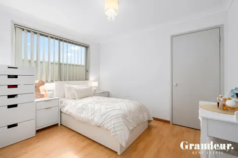 Property photo of 13 Domenico Close West Hoxton NSW 2171