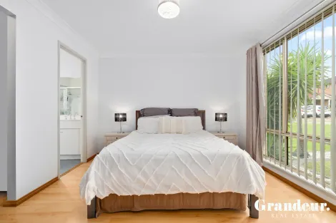 Property photo of 13 Domenico Close West Hoxton NSW 2171