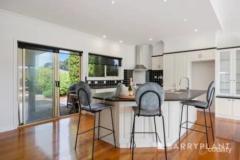 Property photo of 1 Valley View Parade Korumburra VIC 3950
