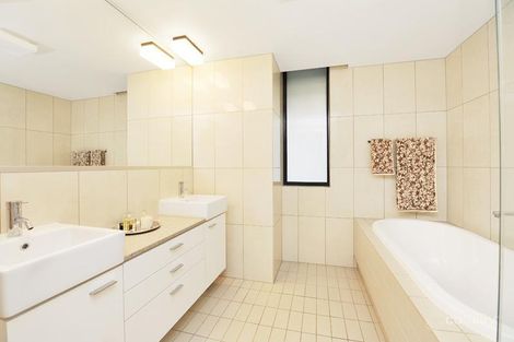 Property photo of 4/55 Chaucer Crescent Canterbury VIC 3126