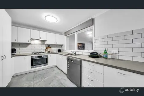 Property photo of 6 Chloe Court Cranbourne West VIC 3977