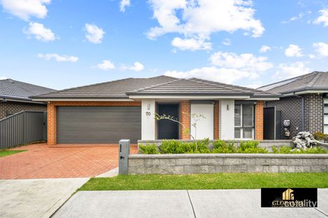 10 Hitchens St, Middleton Grange, NSW 2171