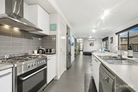 Property photo of 11 Crystall Place Armstrong Creek VIC 3217