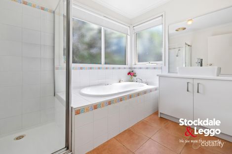 Property photo of 6 Rutherglen Crescent Gowanbrae VIC 3043