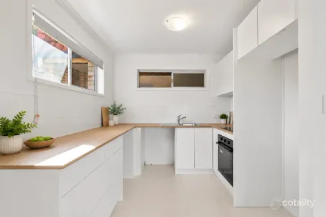 Property photo of 3/29 Coolangatta Road Coolangatta QLD 4225