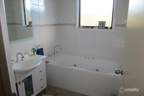 Property photo of 8 Easterbrook Place Gowrie ACT 2904