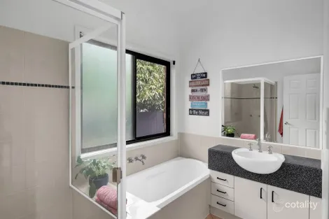 Property photo of 34 Gawain Drive Ormeau QLD 4208