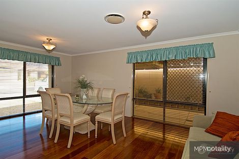 Property photo of 36 Nottinghill Gate Drive Arundel QLD 4214