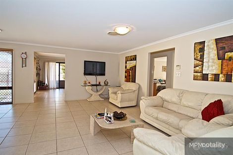 Property photo of 36 Nottinghill Gate Drive Arundel QLD 4214