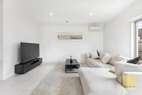 Property photo of 12 Annabel Street Deanside VIC 3336