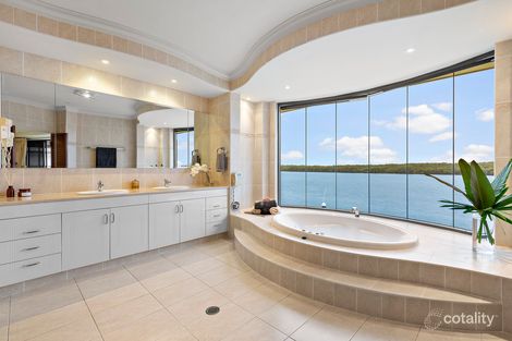 Property photo of 5 Arrowsmith Court Paradise Point QLD 4216