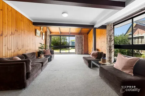 Property photo of 4 Wilby Court St Albans VIC 3021