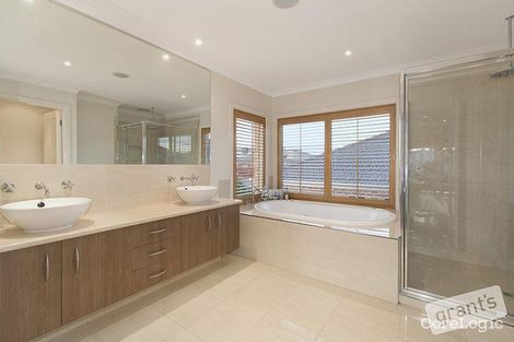 Property photo of 10 Marbelia Drive Berwick VIC 3806