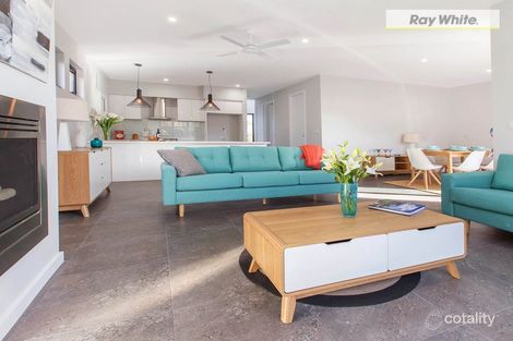 Property photo of 39 Balmoral Avenue Safety Beach VIC 3936