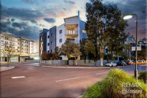 4/2 Walsh Loop, Joondalup, WA 6027