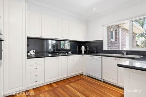 Property photo of 2/34 Winbourne Road Mount Waverley VIC 3149