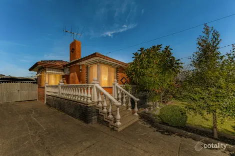 7 KARINGAL WAY, THOMASTOWN, VIC 3074