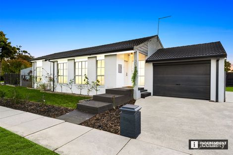 Property photo of 104 Waverley Park Drive Cranbourne North VIC 3977