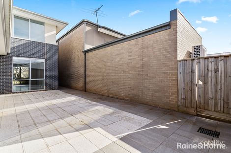 Property photo of 1 Finch Walk Maidstone VIC 3012