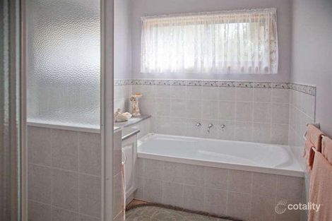 Property photo of 60 Weebar Road Drouin VIC 3818